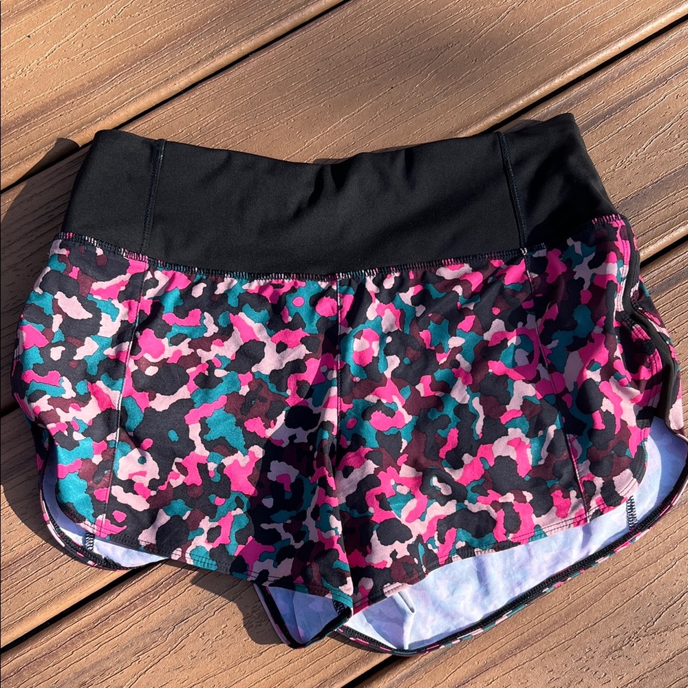 Athleta Running Free Printed Athletic Shorts 3.5"